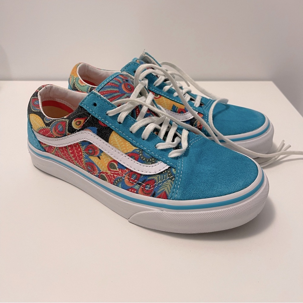 Vans women US 6